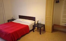 DEPANDANCE CARAVAGGIO 200 metres from Ortigia
